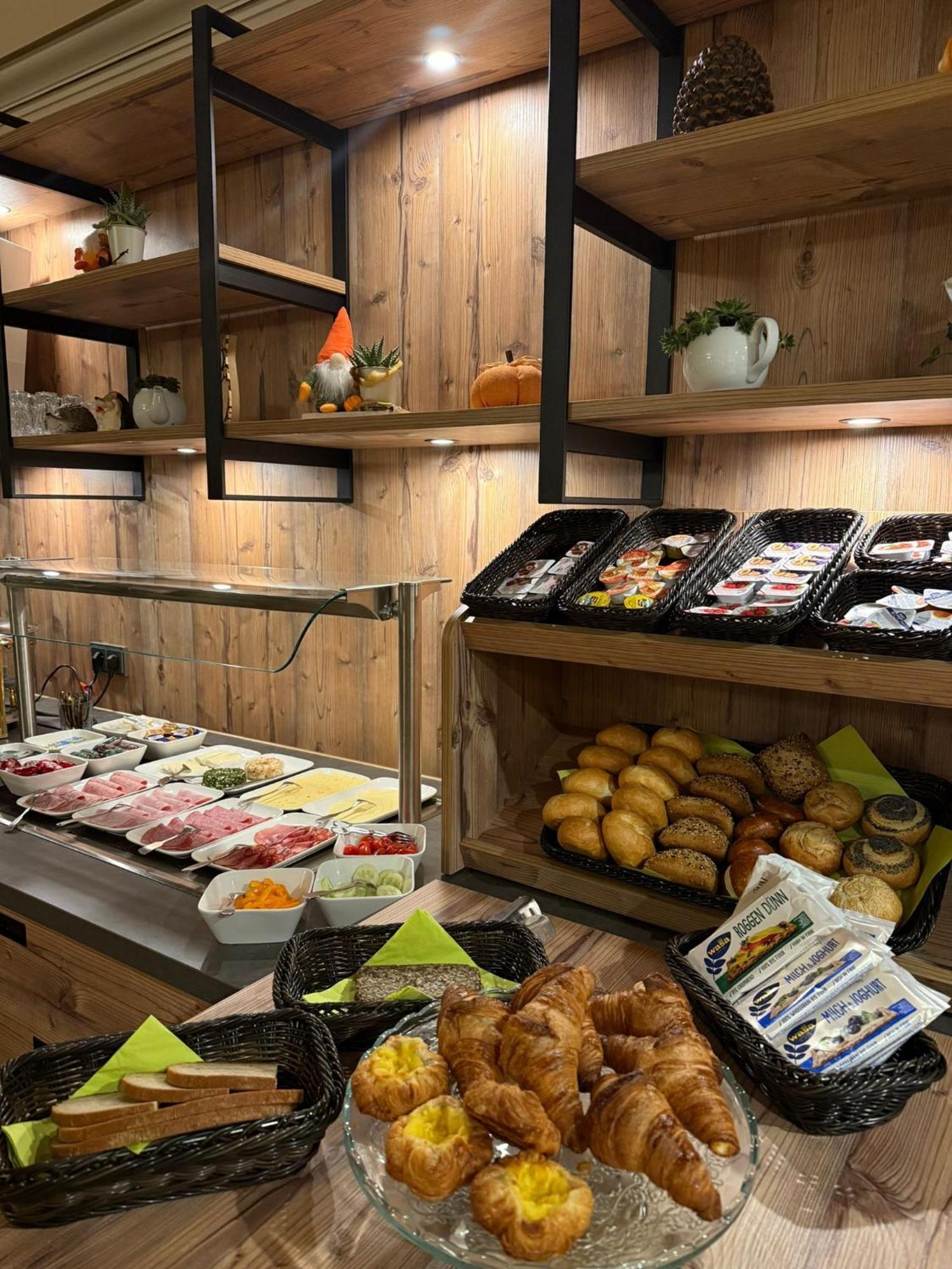 Hotel Cafe Adler 24H Self Check In Triberg im Schwarzwald Εξωτερικό φωτογραφία